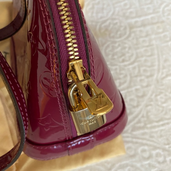 LOUIS VUITTON Vernis Alma BB Magenta - Picture 3 of 11